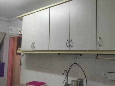Lestari Apartment / Damansara Damai / Middle Floor / With Lift / Rent