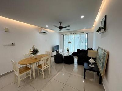 One South condo fully furnished unit in Seri Kembangan near MRT for rent