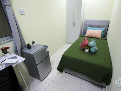 Female Unit at Palm Spring Single Room with Fans❗Ready to Move In❗ MRT Surian, Tropicana Garden Mall