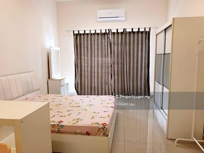 Well Maintain Reno F/Furnished High Flr Facing Palace with Carpark
