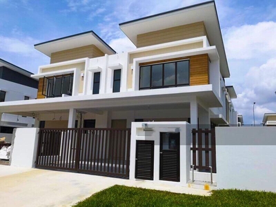 24h gated & guarded new 2 storey super big terrace house
