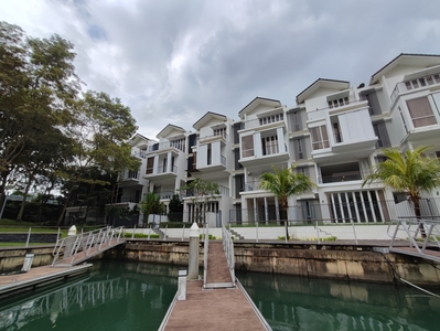 4S Courtyard Homes, Emerald Bay @ Puteri Harbour