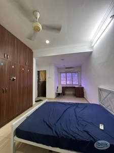 AVAILABLE Room to Let in USJ Subang Near Summit & Segi College!
