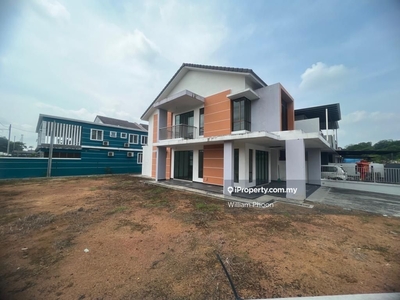 Bandar Tiram Corner House