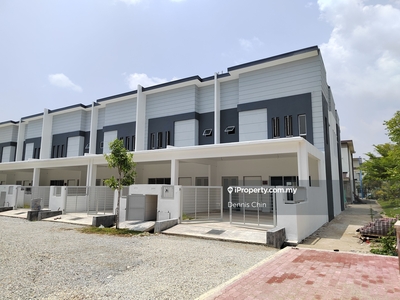 Freehold, New Double Storey Terrace 22x75, 4 Bedrooms, 4 Bathrooms