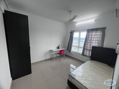 Fully Furnished Middle Room with Single bed at Casa Residenza , Kota Damansara