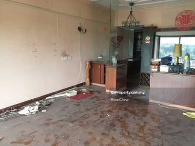 Great location in old klang road surrounded with public amenities