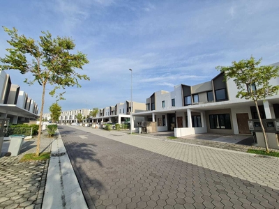 Sunway Citrine Lakehomes 22x70 Link House For Sale