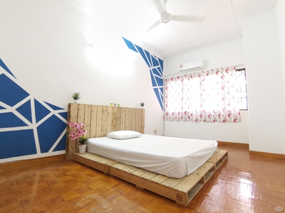 Attached Sharing Middle Room Rent in BU12 Near Taman Sea / Taman Megah / Damansara