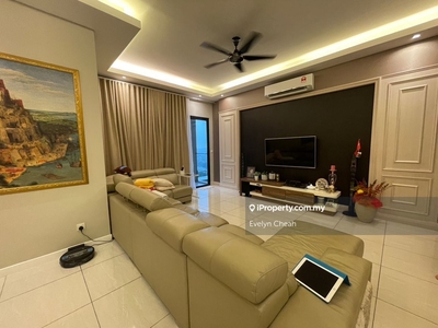 Cosy Modern ID Furnished Sky Condominium for Sell