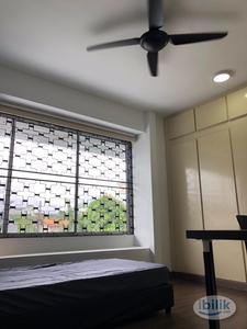 [AC, WATER, ELECTRICITY Utilities Included & Attached Bathroom !!] Comfortable Single Rooms @ SS1 / SS2 / Taman Paramount / Petaling Jaya