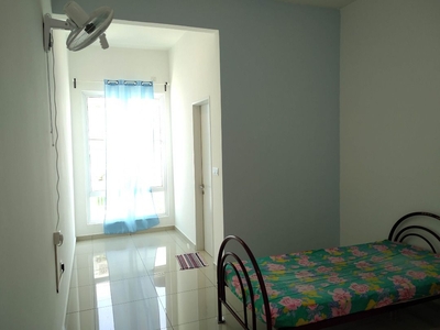 Bandar Sri Sendayan Room for Rent