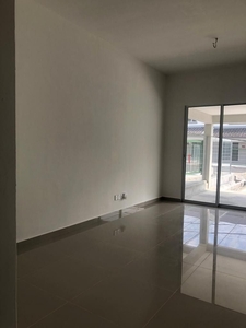 [ForRent] Lake Edge Puchong Landed Newly LRT fast exit IOI mall Puchong Lotus Aeon