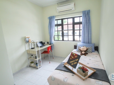Fully-Furnished Single Room with AirCond & Window for Rent at Damansara Jaya
