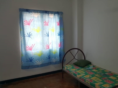 Private Middle Room Rent in Setia Indah U13/12J Shah Alam with only 7 mins to Setia City Mall