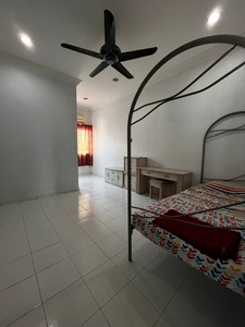 Room For Rent In Bandar Bukit Tinggi 2