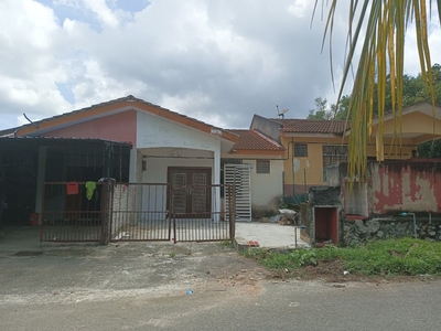 Taman sendayan indah house for rent Rm900