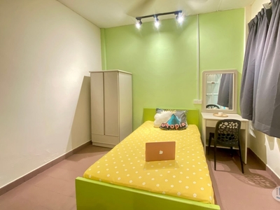 This Is Not Just A Rent ‍♂️ It's A Living ZERO Deposit Room With Complete Furnished At Chow KIt, KL