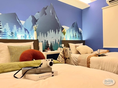 Work and Relax: Your Cozy Room in the Maluri