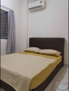 (Zero deposit)Comfy big room for rent at suriaMas condominium sunway