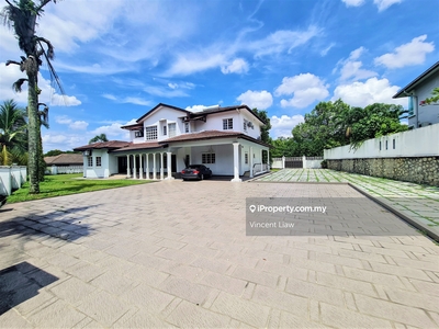 2 Storey Bungalow With Huge Land & Long Driveway