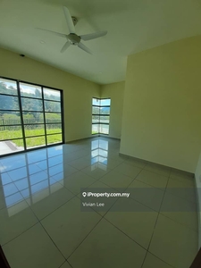 Corner unit semi d with private pool and spacious garden