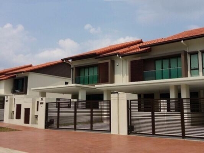 Dekat Puchong House 23x90 2-Storey LandedHouse , Rebate 35% Lowest Price ! !