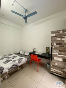 Fully Furnished Middle Bedroom RENT at Paramount Utropolis @ Glenmarie, Shah Alam
