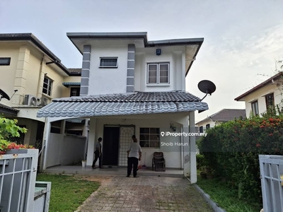 House to let at usj6 ( end lot) facing open space