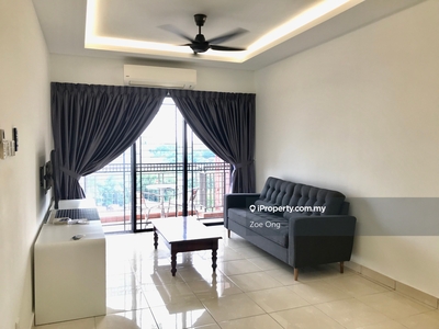 Mid floor city view, newly refurbished, walking distance to MRT