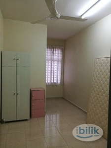 Middle Room(aircond room) at Taman Sri Pinang, Seremban