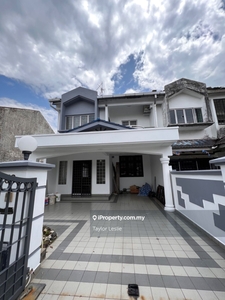 Molek Harmoni double storey end lot newly painted for rent