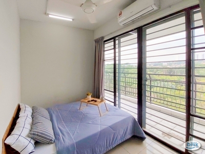 [Near MRT Station] Prefer Male Queen Bed Middle room with balcony partition for Rent at One Damansara