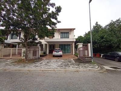 RENOVATED END LOT DOUBLE STRY PUTRA HEIGHT