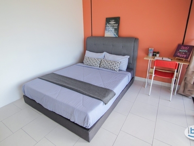 [UPM Students Look Here!!] Fully-Furnished Middle Room with Balcony & AC for Rent in Astetica Residence, Seri Kembangan