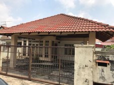 Single storey semi-d in Taman Melawis Klang