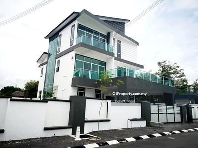 2.5 Storey Bungalow House for Sale Gerbang Maju Rapat Gunung Rapat
