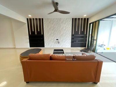 4 Bedrooms Duplex Unit and Partially Furnished for Sale at Mont Kiara