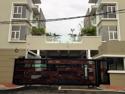 East Utama 3 Storey Terrace Houses For Rent RM4500