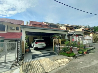 Facing open, well renovated house. Prime location Melawati. Must buy!