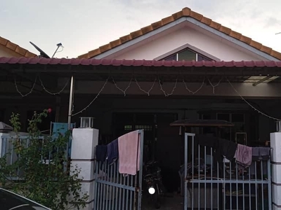 Taman Pulai Indah Single Storey Terrace 3 Bedrooms 2 Bathrooms for Sale