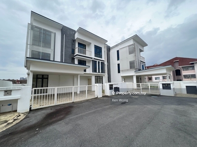 3 Storey Semi-D, Freehold, Hilltop Low Density, Free Legal Fee