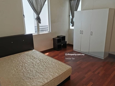 8 Petaling Fully Furnished