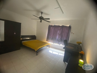 9 MINS WALK TO MRT SURIAN✅ Master Room with Private Bath Walk To Malls/Supermarket/Eateries