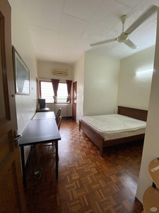 [All Utilities Included] Air Con Master Room with En Suite Bathroom - Near DC Mall/ Hong Leong Bank/ Pavilion PBD