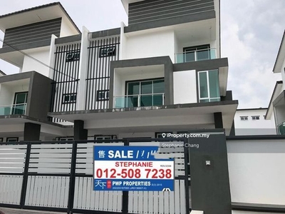 Brand New 2.5 Storey Semi-D For Sale