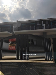 Double storey house at Lahat Empty unit for rental