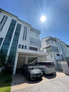 Facing Open 3.5 Storey Semi-D Luxury Kingsley Hills Putra Heights