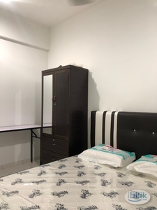 Female Middle Room with F/Furnished at I-santorini with CARPARK (Near Gurney mall, Menara Boustead, Nagore Square）Tanjung Tokong