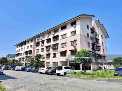 Freehold Apartment - Walking distance to Mydin Hypermarket Semenyih